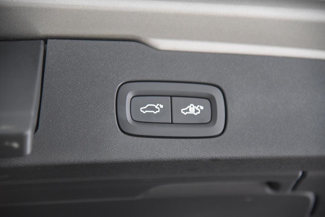 VOLVO V60 2021