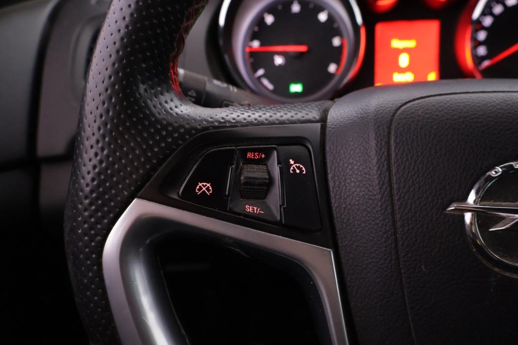 OPEL Insignia 2011