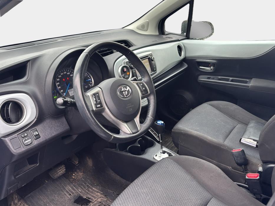 TOYOTA Yaris 2012