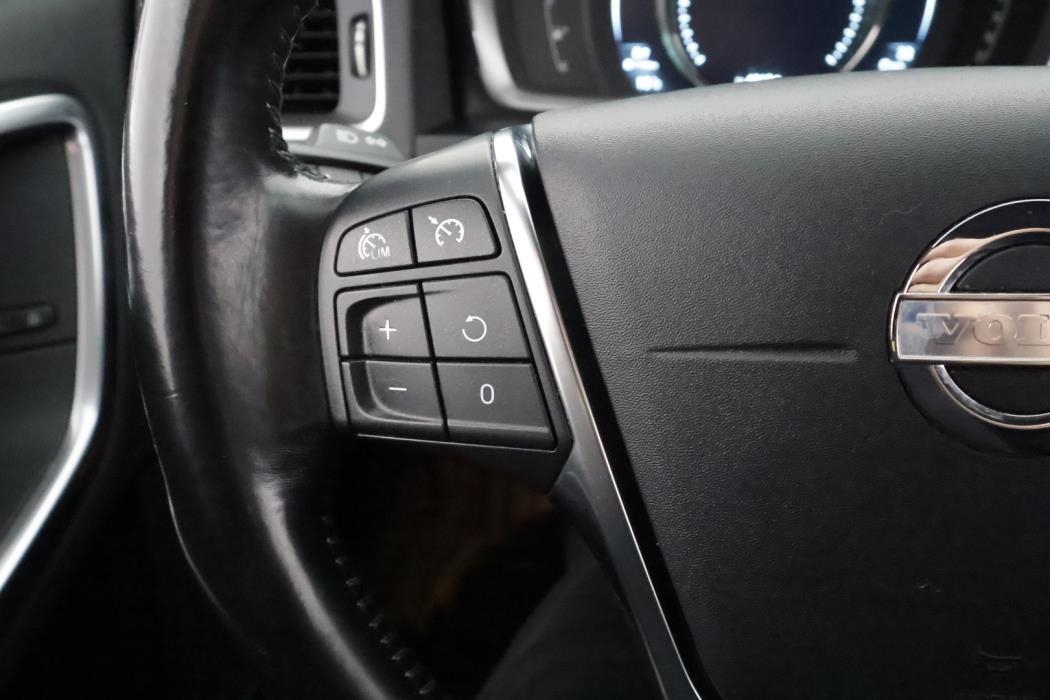 VOLVO V60 2014