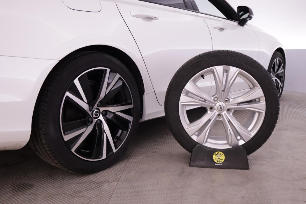 VOLVO V90 2022
