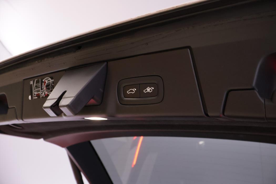 VOLVO V90 2022