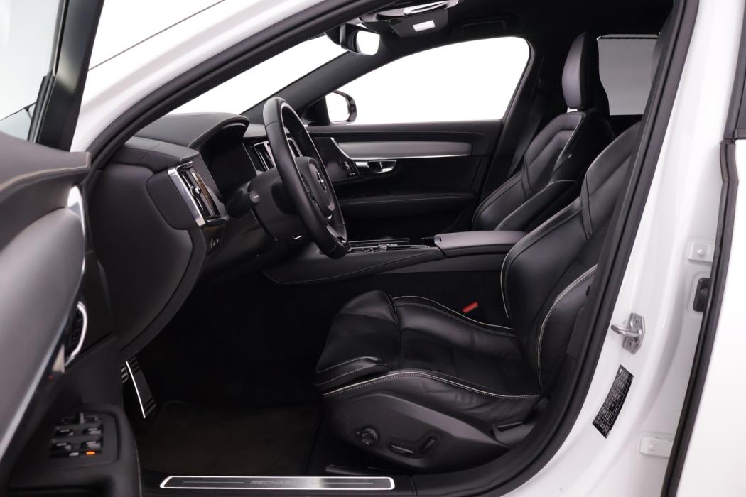 VOLVO V90 2022