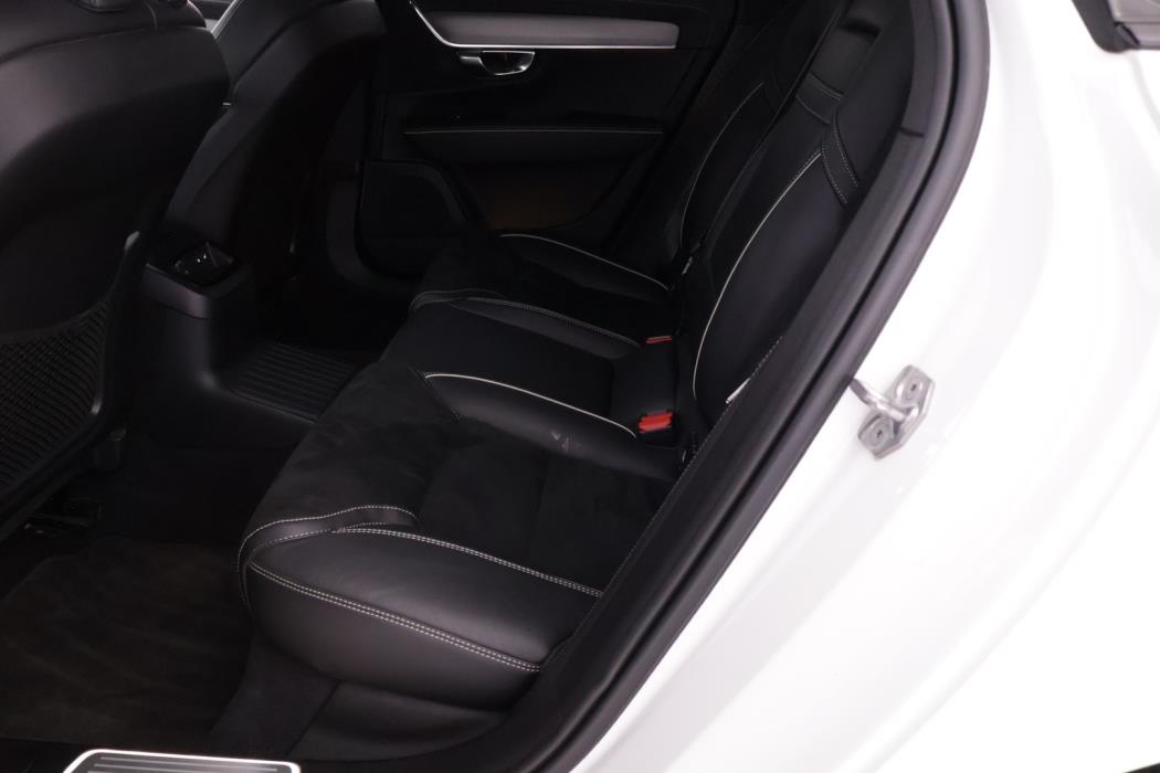 VOLVO V90 2022