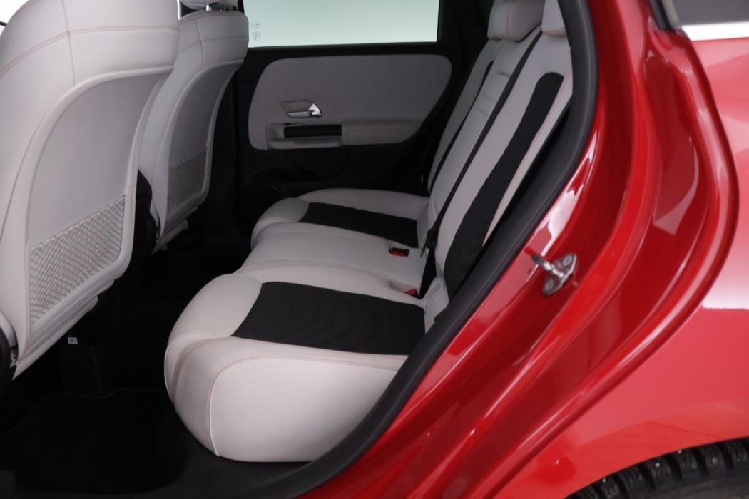 MERCEDES-BENZ B 2019