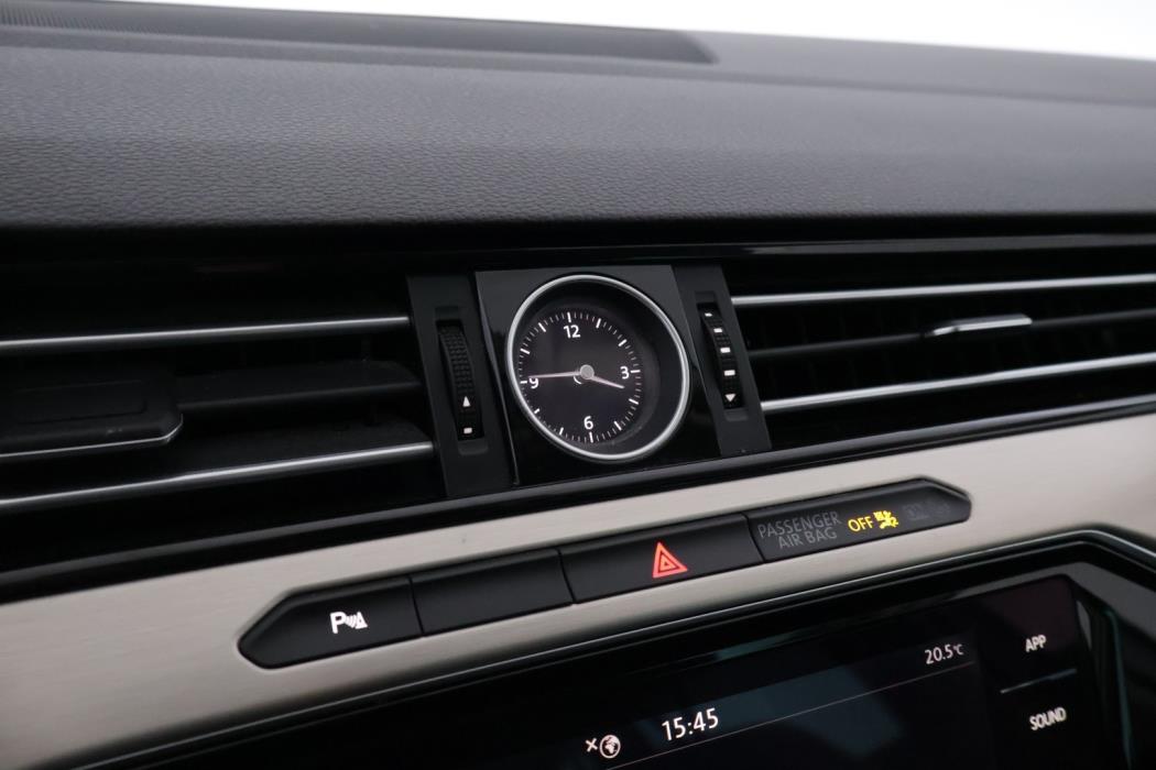 VOLKSWAGEN Passat 2017