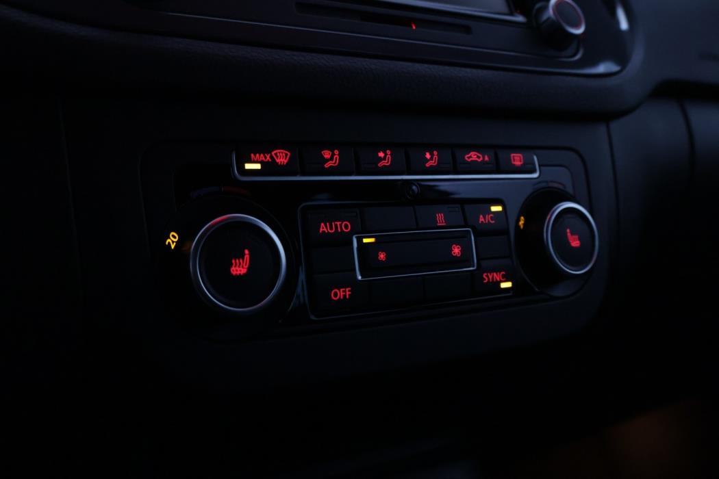 VOLKSWAGEN Tiguan 2014