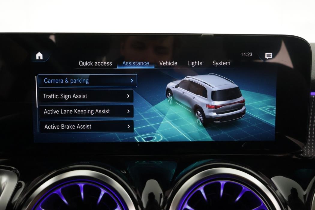 MERCEDES-BENZ EQB 2023