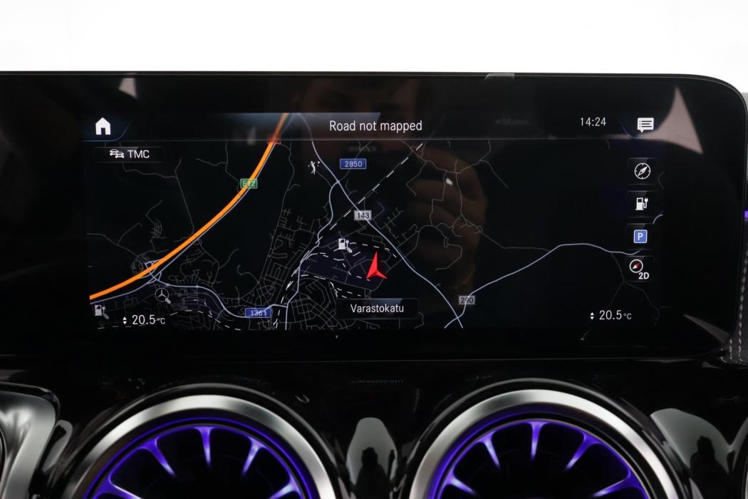 MERCEDES-BENZ EQB 2023