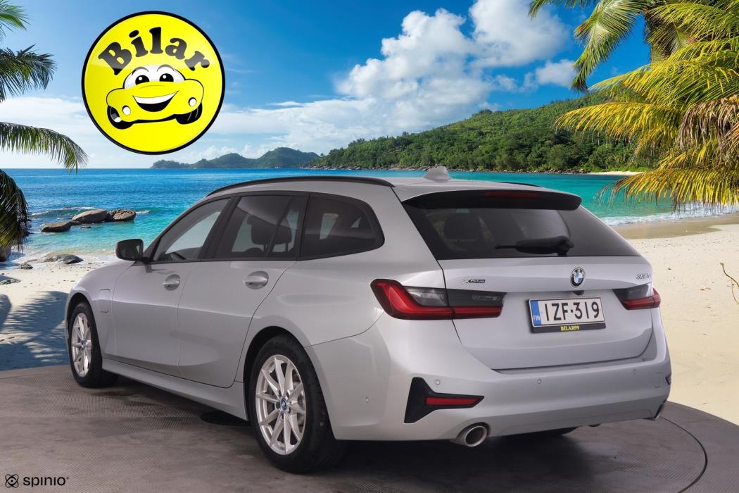 BMW 330 2021