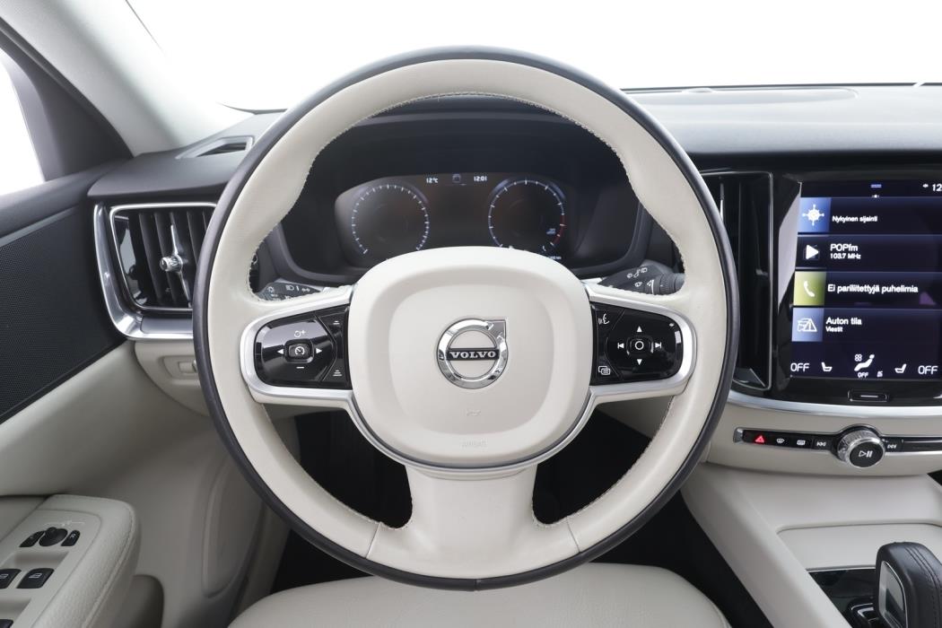 VOLVO V60 2021