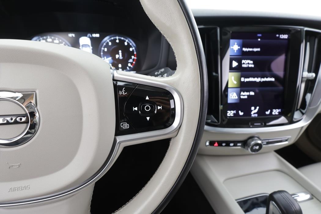 VOLVO V60 2021