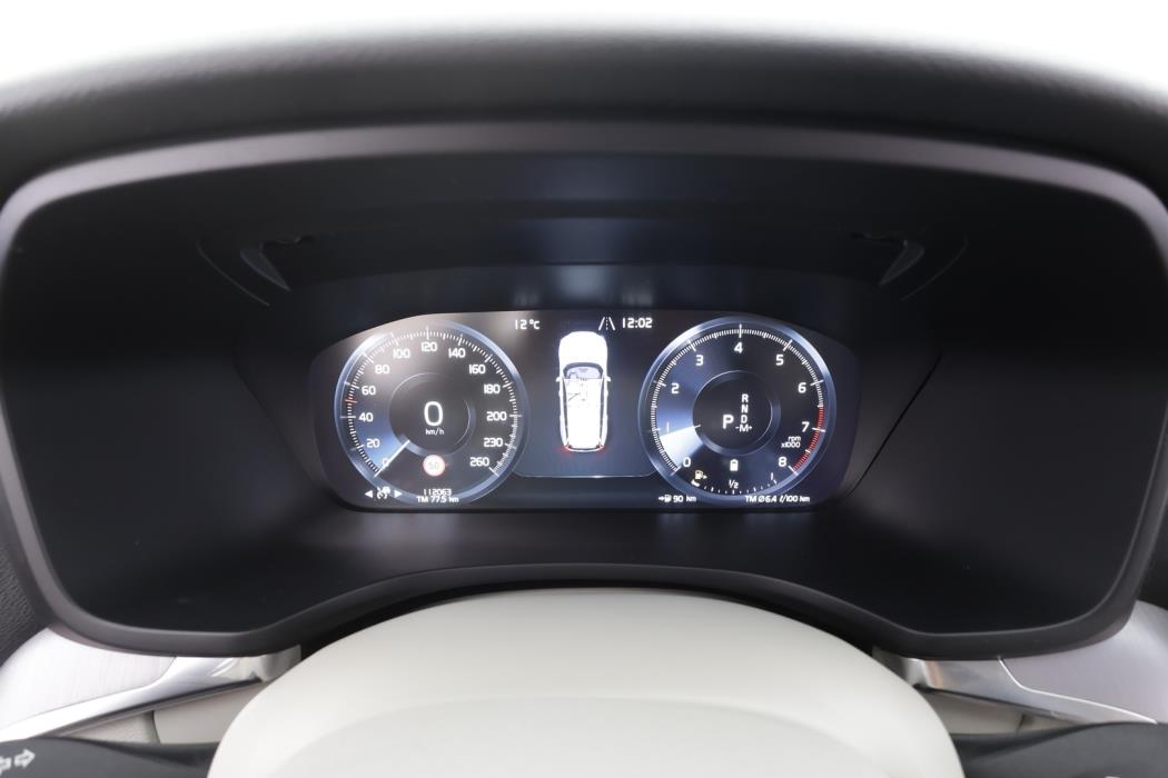 VOLVO V60 2021