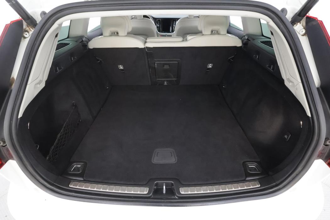 VOLVO V60 2021