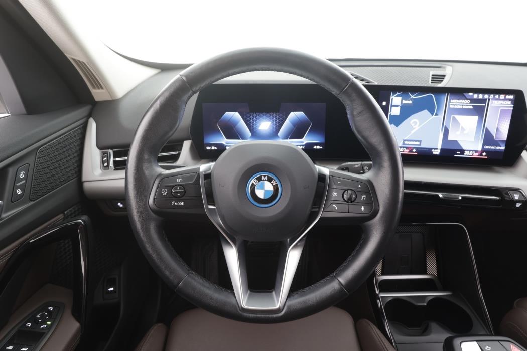 BMW iX1 2023