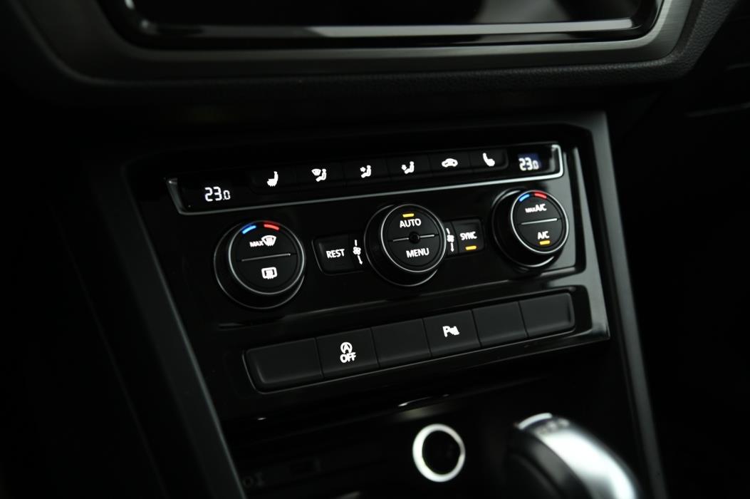 VOLKSWAGEN TOURAN 2017