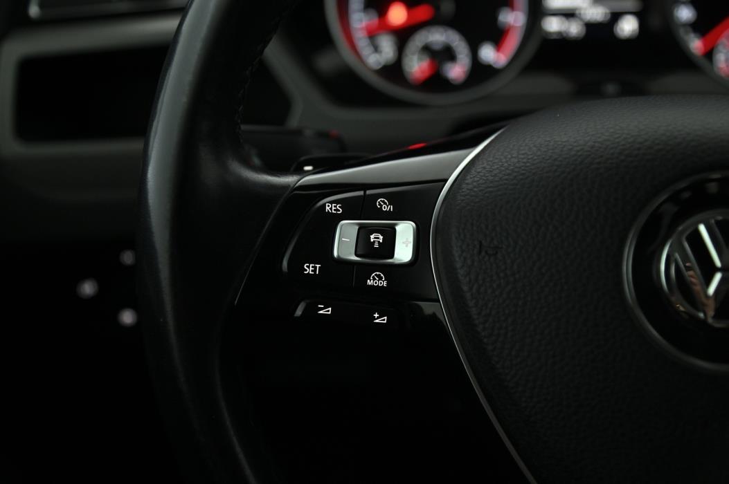 VOLKSWAGEN TOURAN 2017