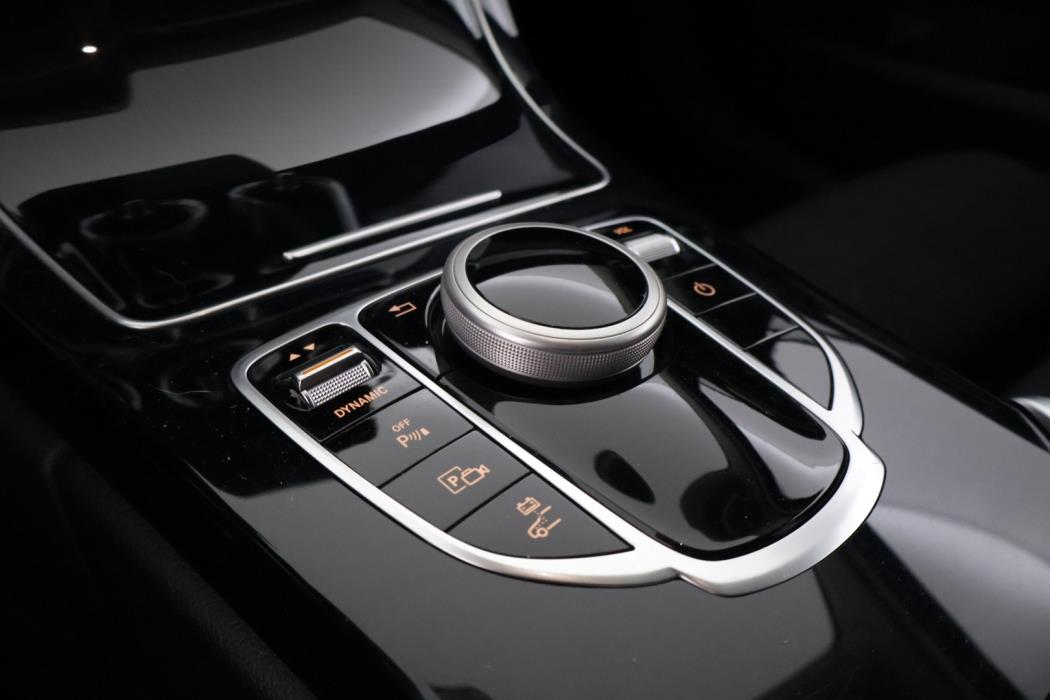 MERCEDES-BENZ C 2020