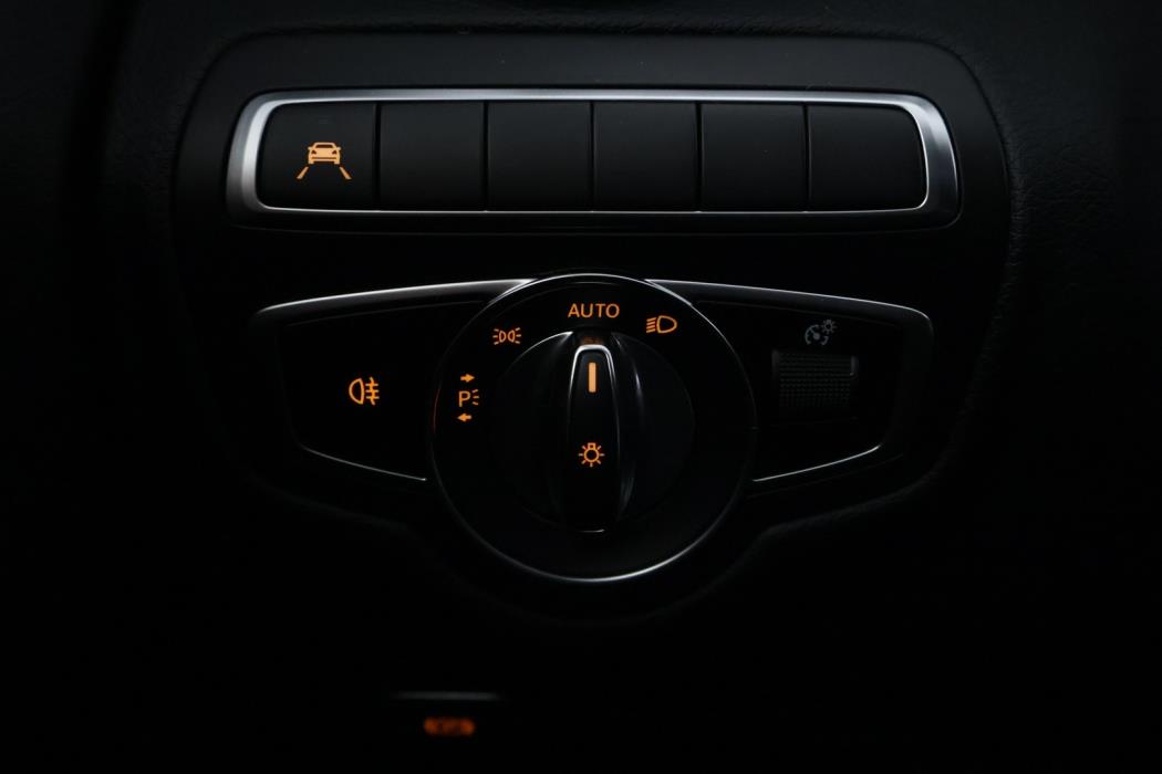 MERCEDES-BENZ C 2020