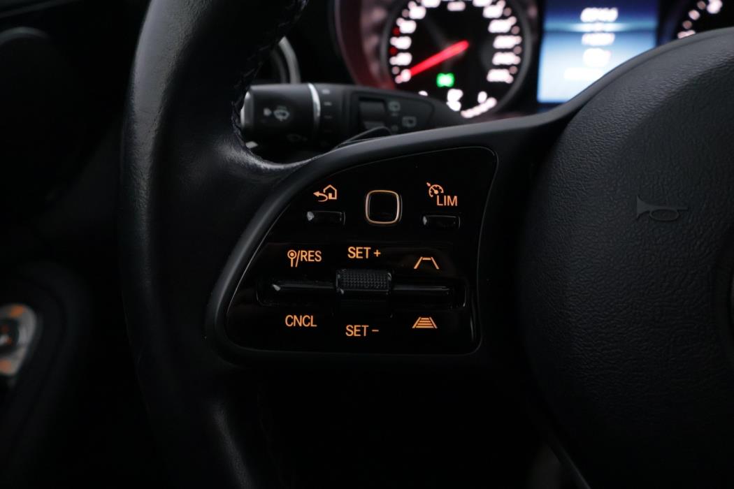 MERCEDES-BENZ C 2020