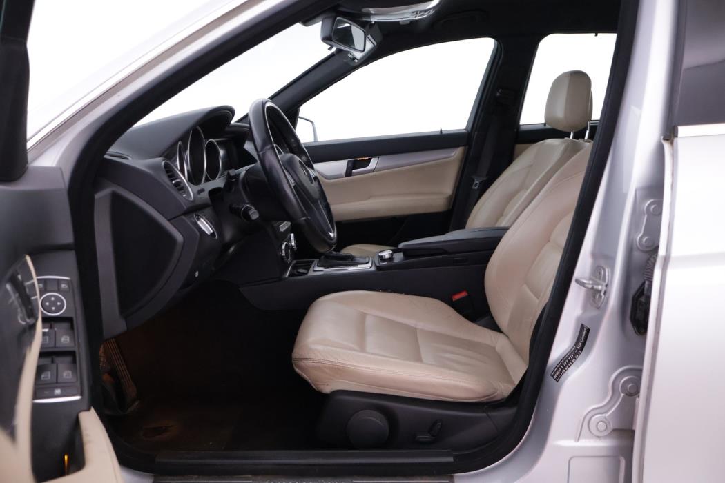 MERCEDES-BENZ C 2011