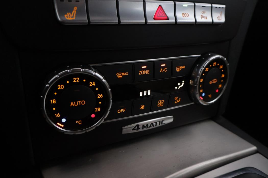 MERCEDES-BENZ C 2011