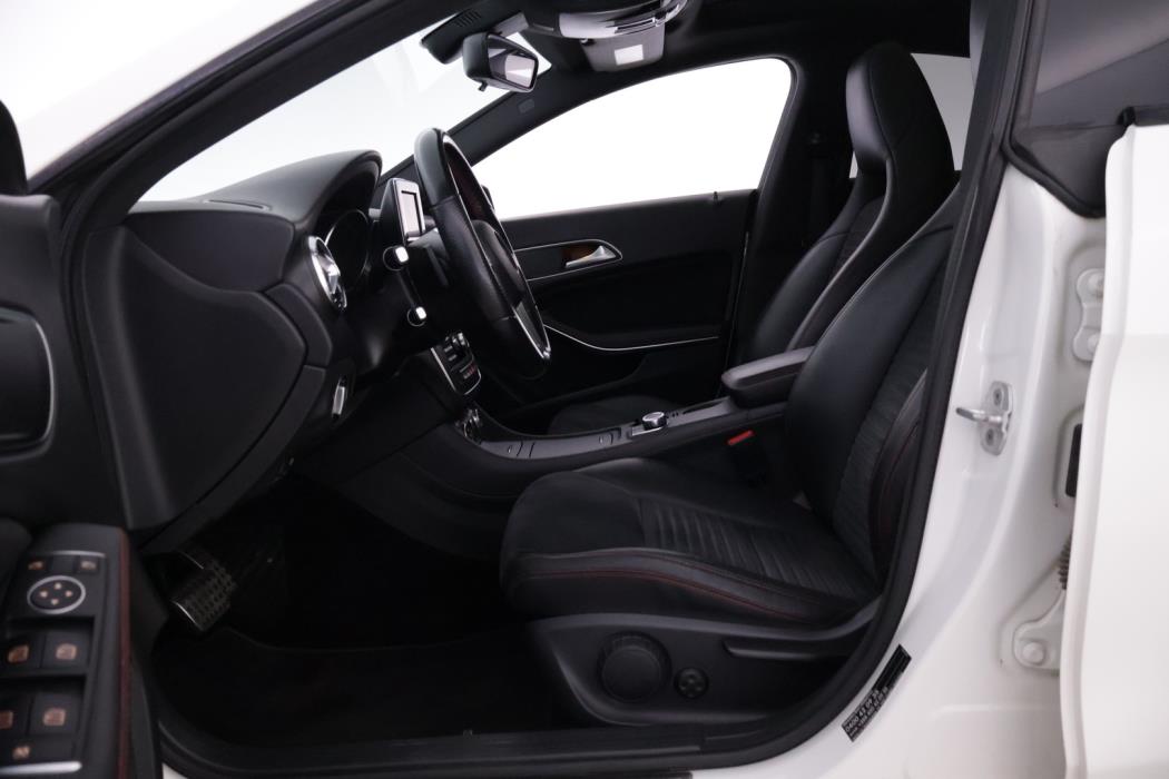 MERCEDES-BENZ CLA 2014