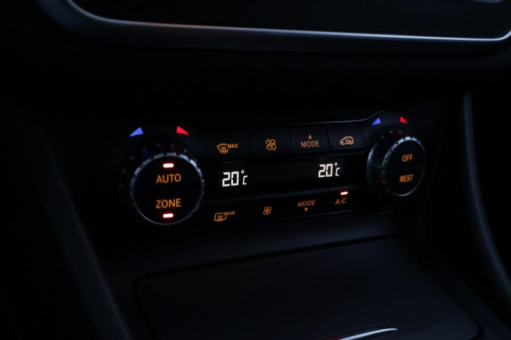 MERCEDES-BENZ CLA 2014