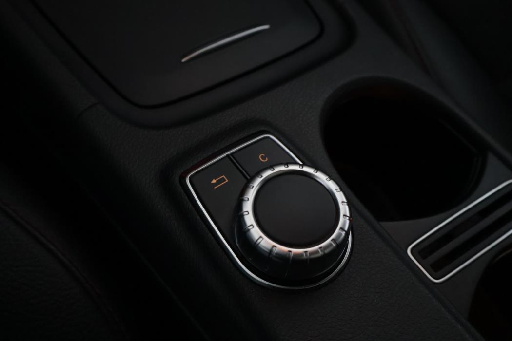 MERCEDES-BENZ CLA 2014