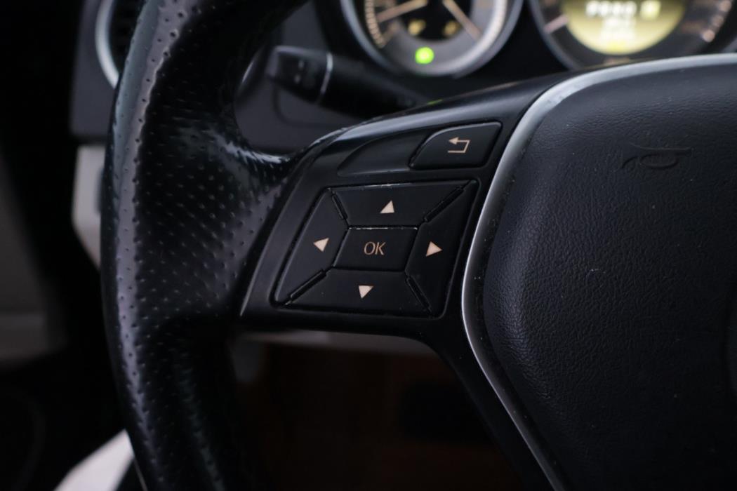 MERCEDES-BENZ C 2012