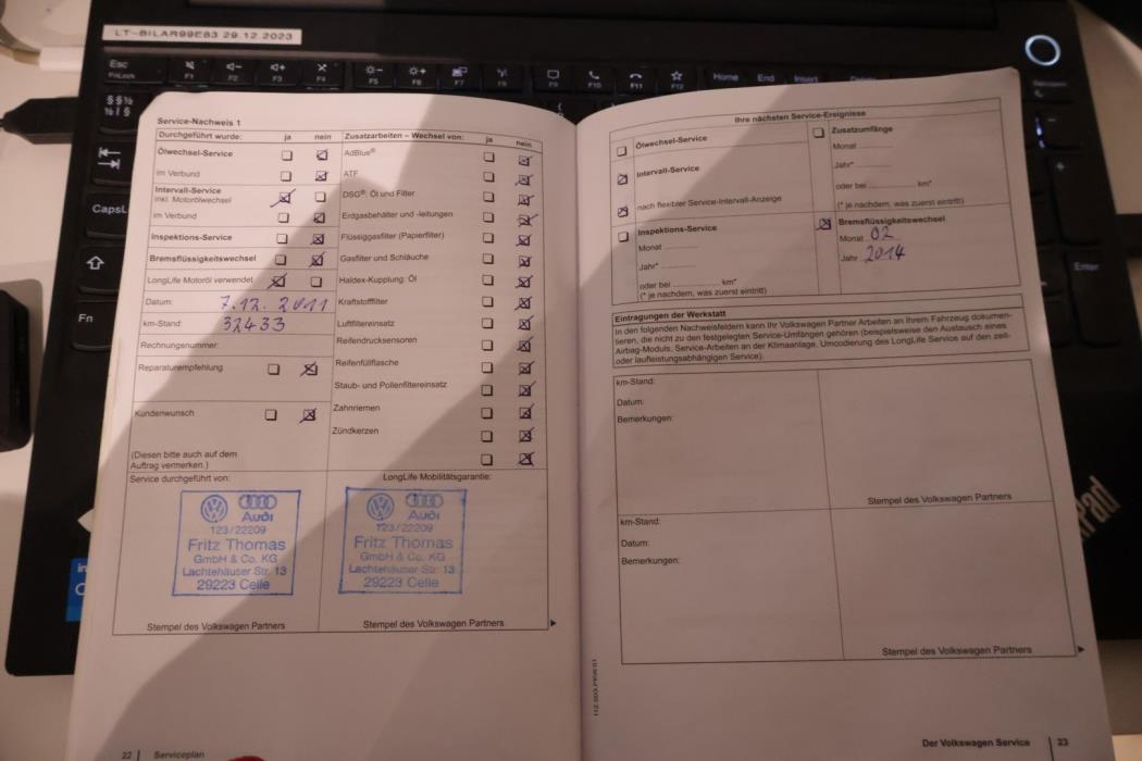 VOLKSWAGEN Passat 2011