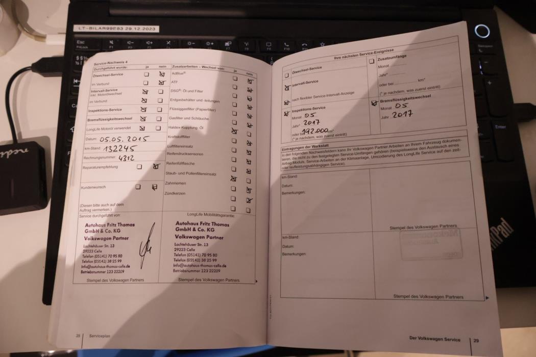 VOLKSWAGEN Passat 2011