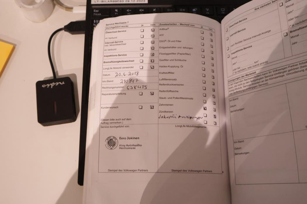 VOLKSWAGEN Passat 2011