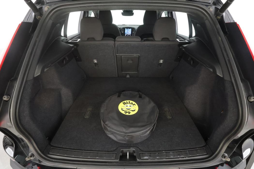 VOLVO XC40 2023
