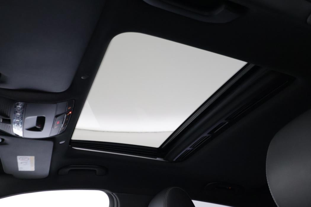 MERCEDES-BENZ EQC 2021