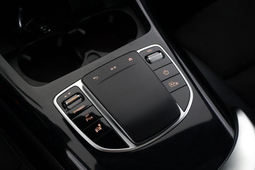 MERCEDES-BENZ EQC 2021