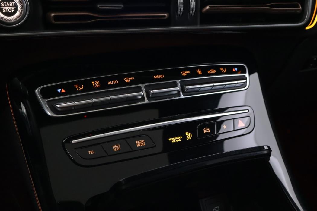 MERCEDES-BENZ EQC 2021