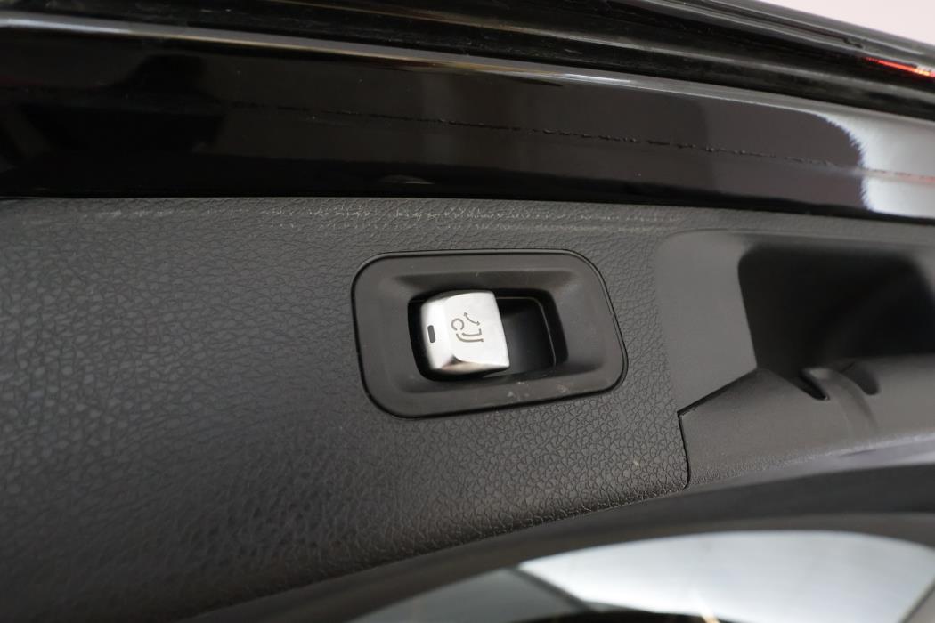 MERCEDES-BENZ E 2021