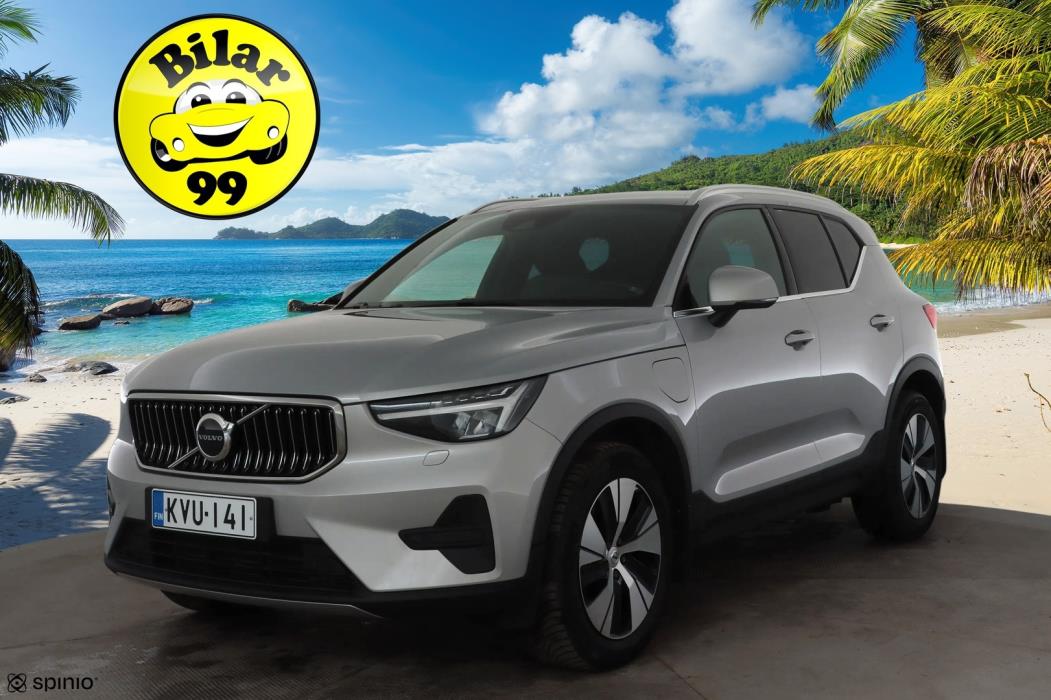 VOLVO XC40 2023