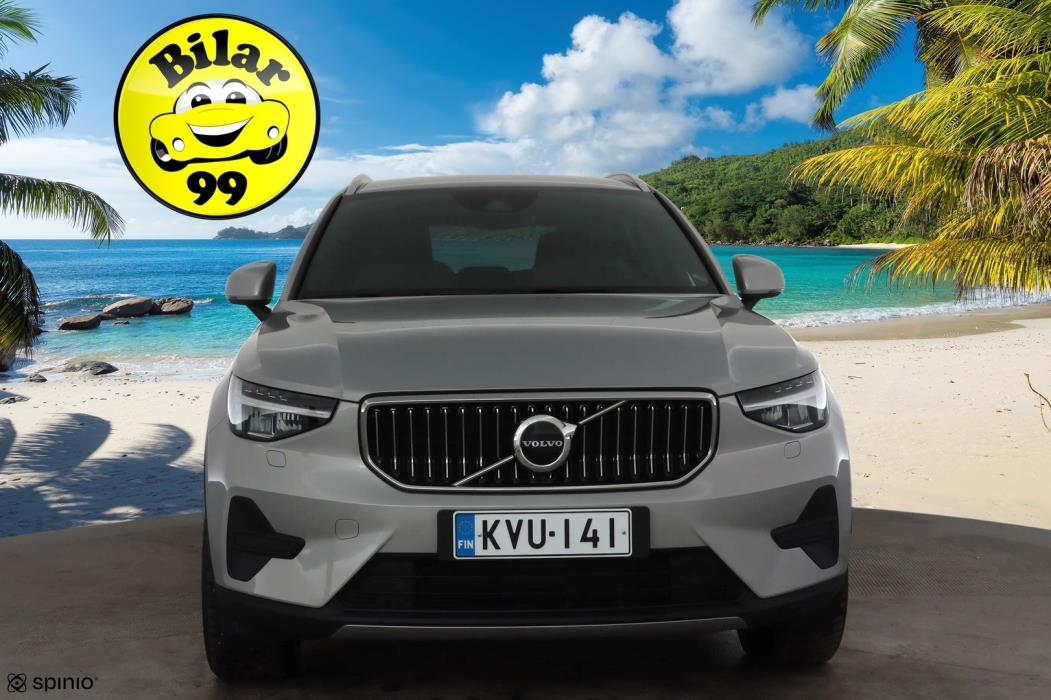 VOLVO XC40 2023