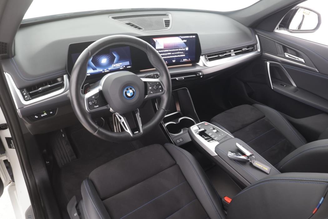 BMW iX1 2023