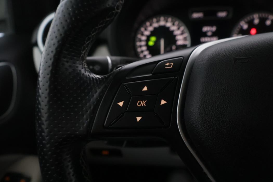 MERCEDES-BENZ B 2013