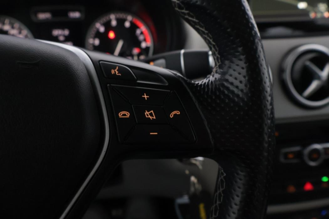 MERCEDES-BENZ B 2013