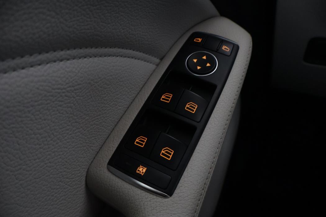 MERCEDES-BENZ B 2013