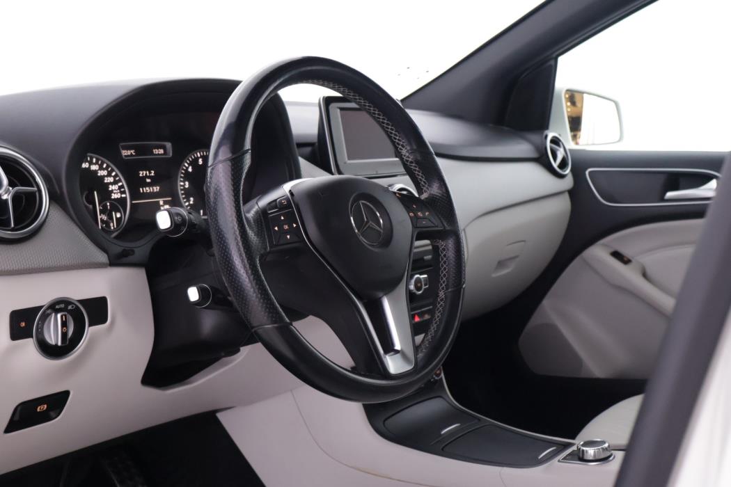 MERCEDES-BENZ B 2013