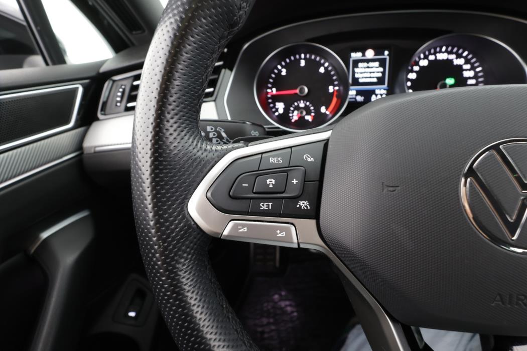 VOLKSWAGEN Passat 2021