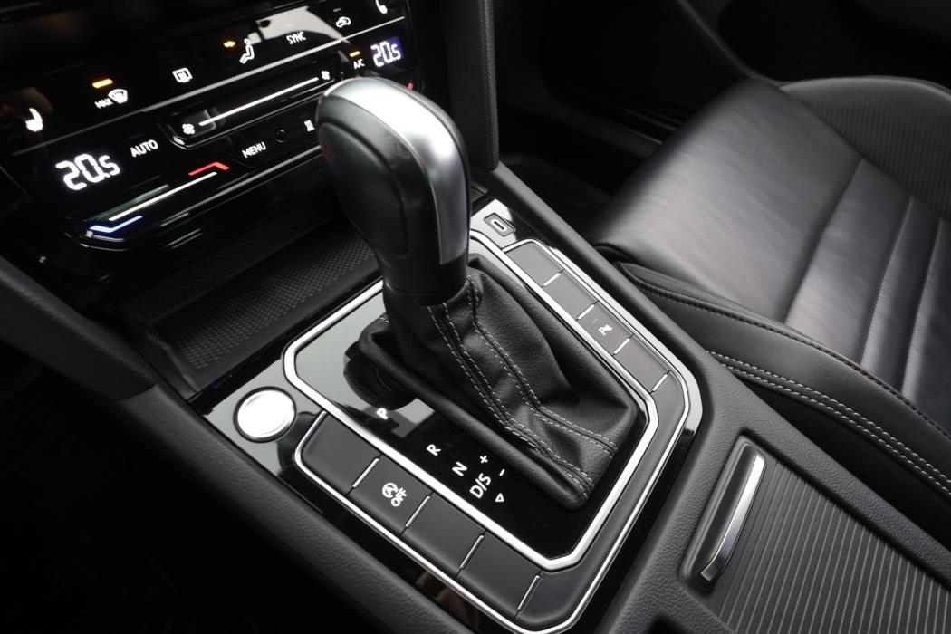 VOLKSWAGEN Passat 2021