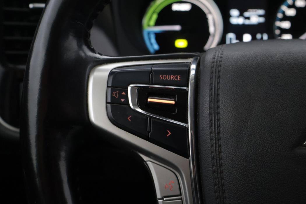 MITSUBISHI OUTLANDER PHEV 2017