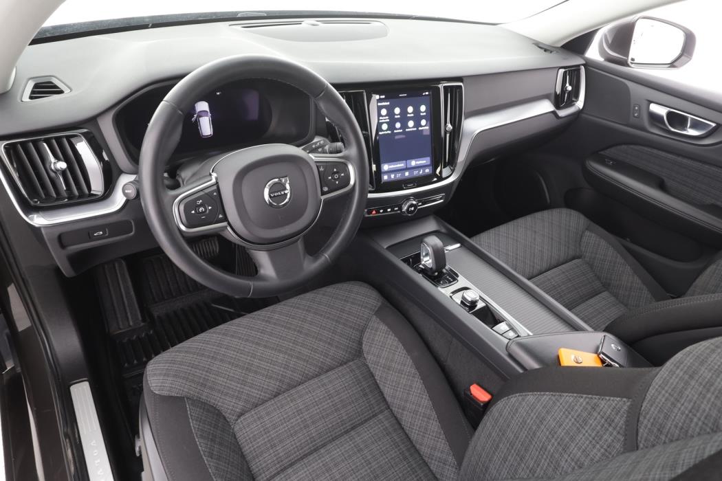 VOLVO V60 2023
