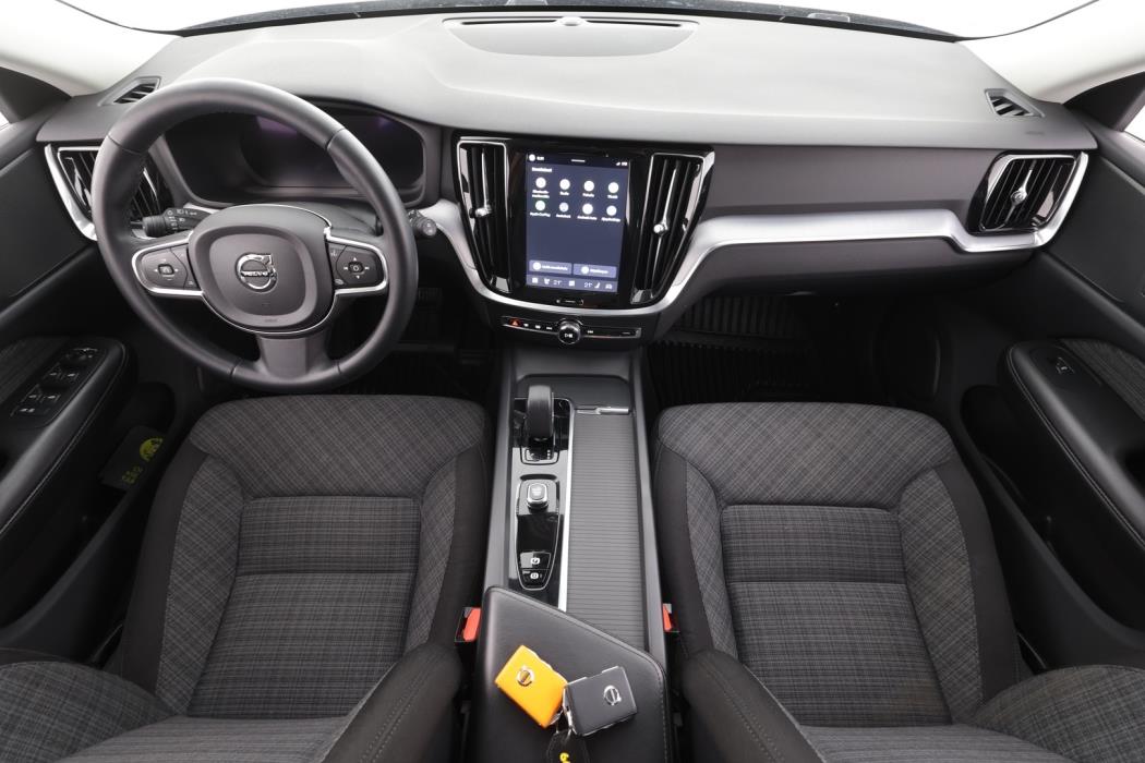 VOLVO V60 2023